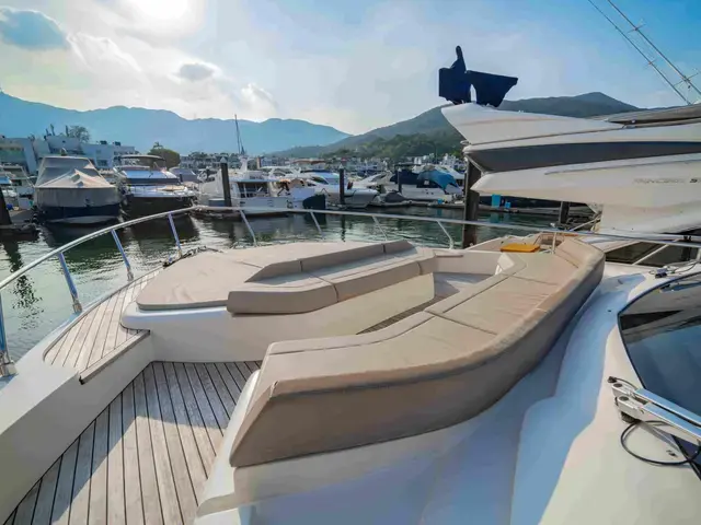 Ferretti Yachts 550