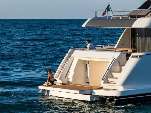 Ferretti Yachts 850