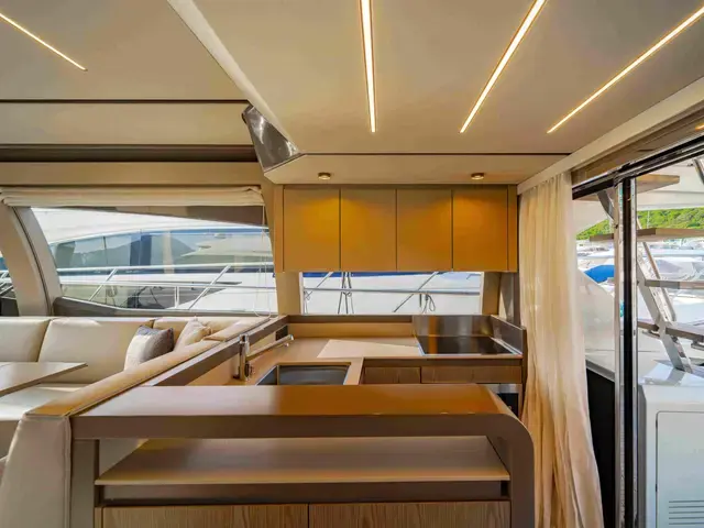 Ferretti Yachts 550