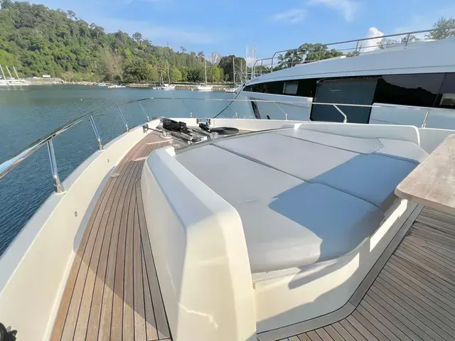 Ferretti Yachts 850