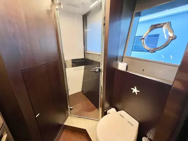 Ferretti Yachts 850