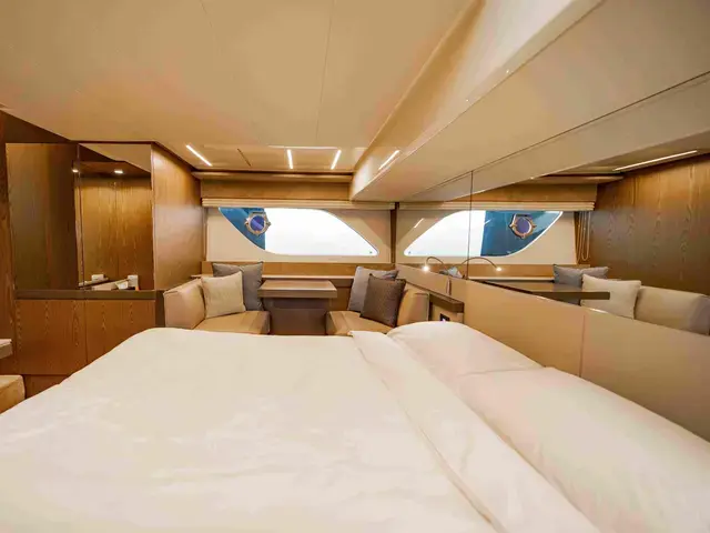 Ferretti Yachts 550