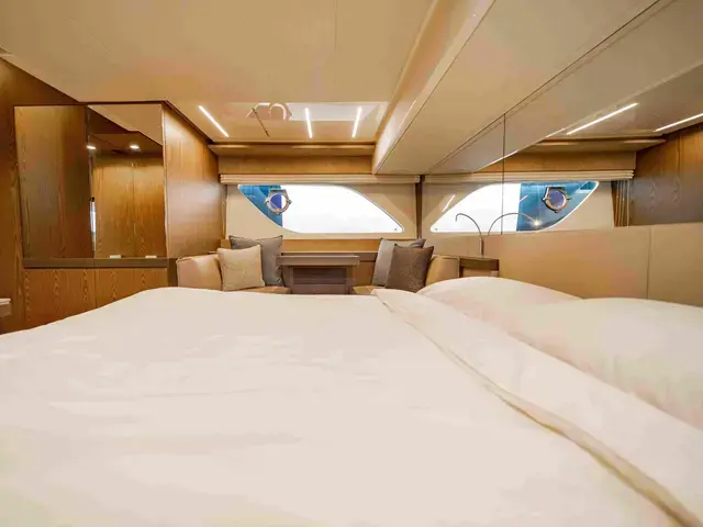 Ferretti Yachts 550