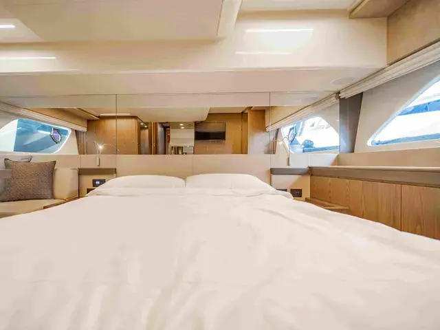 Ferretti Yachts 550