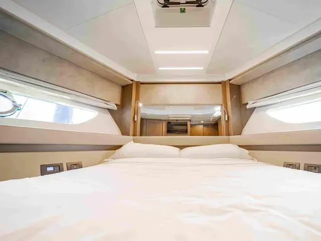 Ferretti Yachts 550