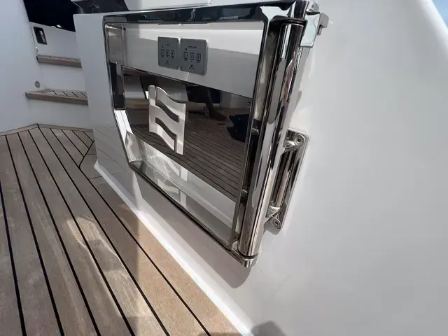 Ferretti Yachts 500