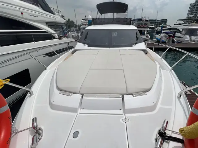 Ferretti Yachts 500