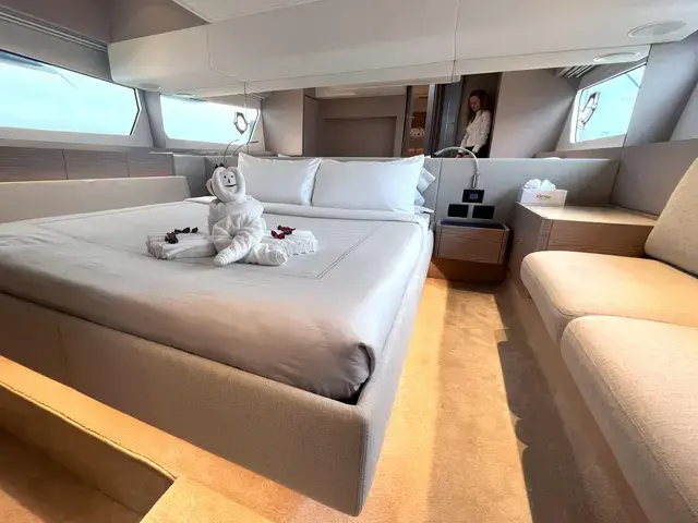 Ferretti Yachts 500