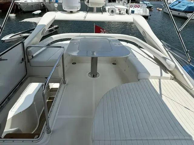 Ferretti Yachts 460