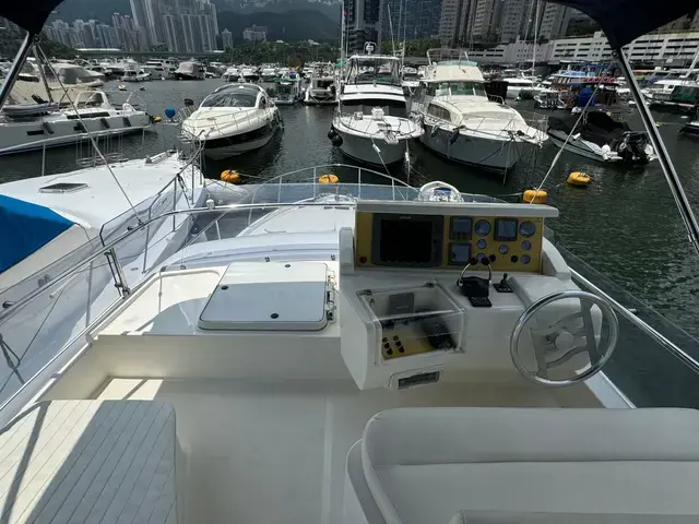 Ferretti Yachts 460