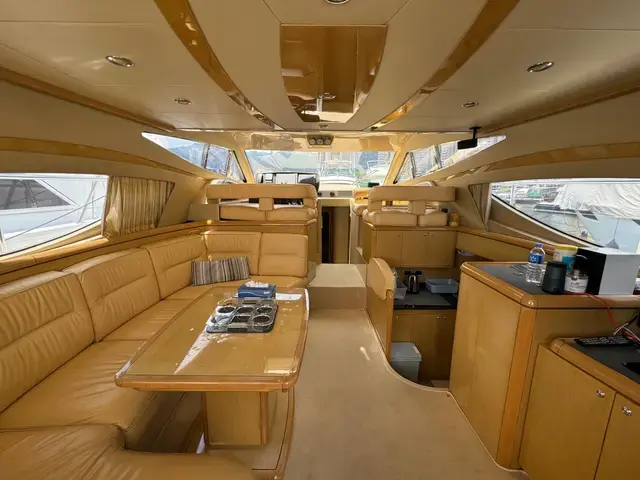 Ferretti Yachts 460