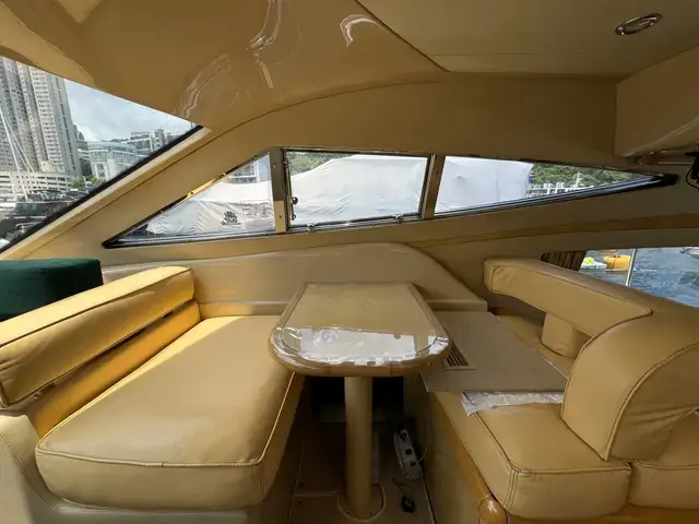 Ferretti Yachts 460