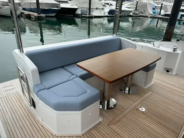 Azimut 60