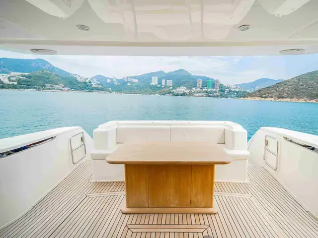 Ferretti Yachts 650