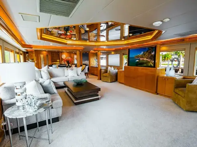 Hatteras Motor Yacht