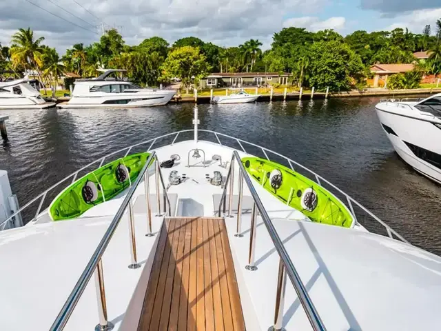 Hatteras Motor Yacht