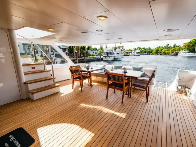 Hatteras Motor Yacht