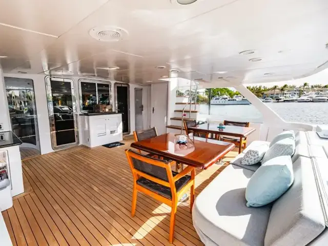 Hatteras Motor Yacht