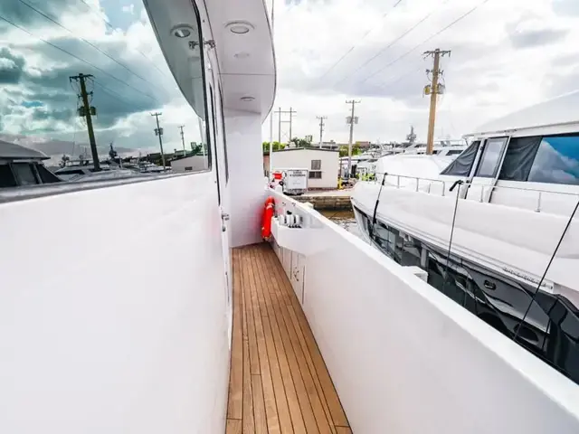 Hatteras Motor Yacht