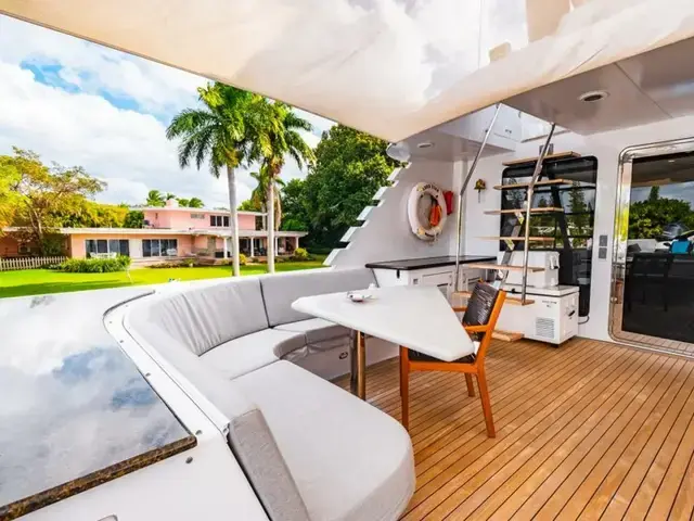 Hatteras Motor Yacht