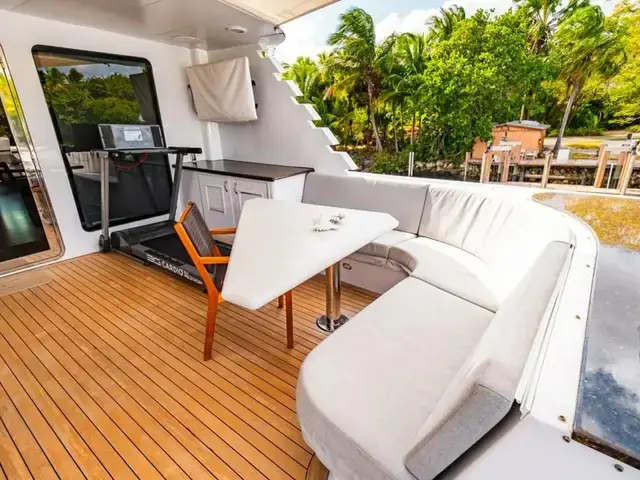 Hatteras Motor Yacht