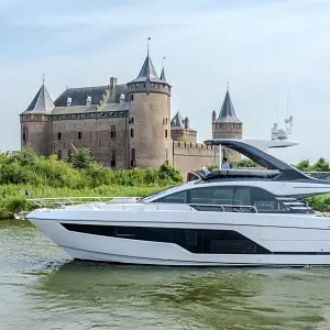 2024 Fairline Squadron 58