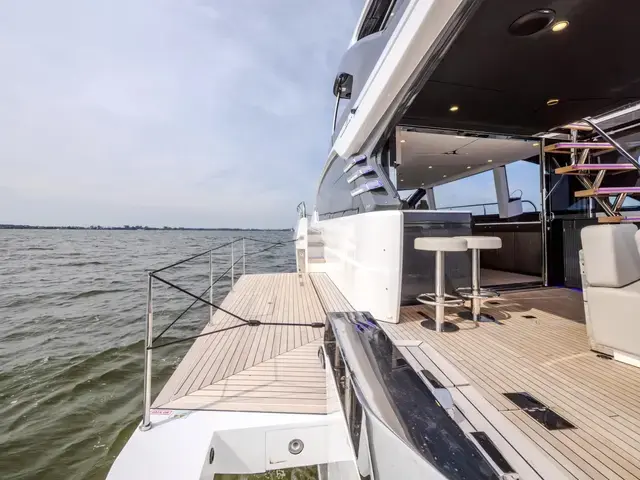 Fairline Squadron 58