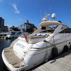 2005 Princess V48