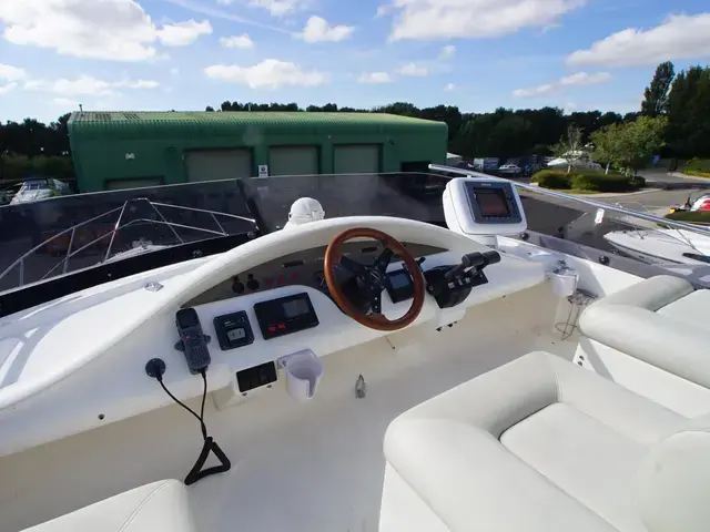 Fairline Phantom 38