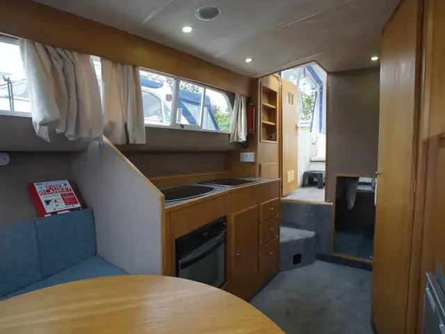 Viking 24 Cockpit Cruiser