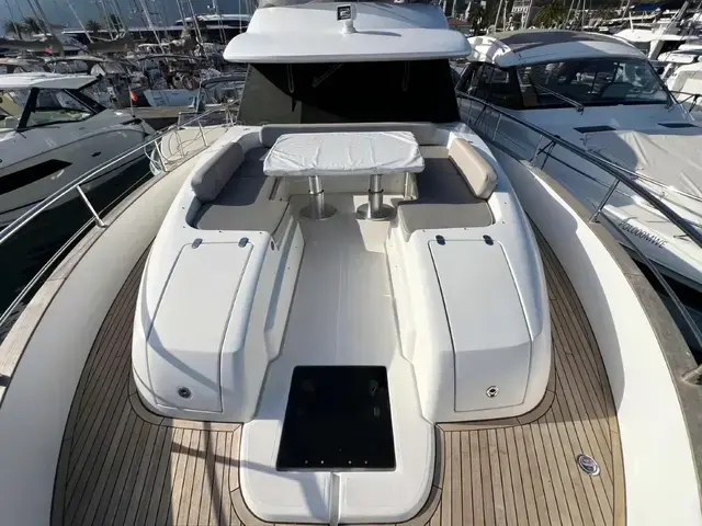 Azimut Magellano 53