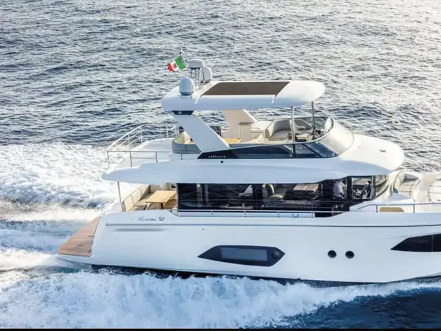 Absolute Navetta 52