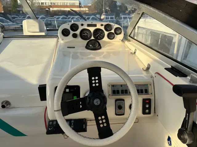 Sealine 230 Senator