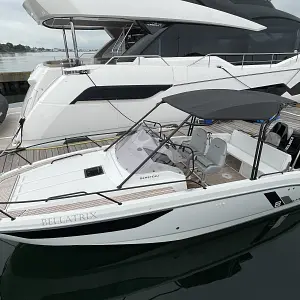 2021 Beneteau Flyer 8 Sundeck