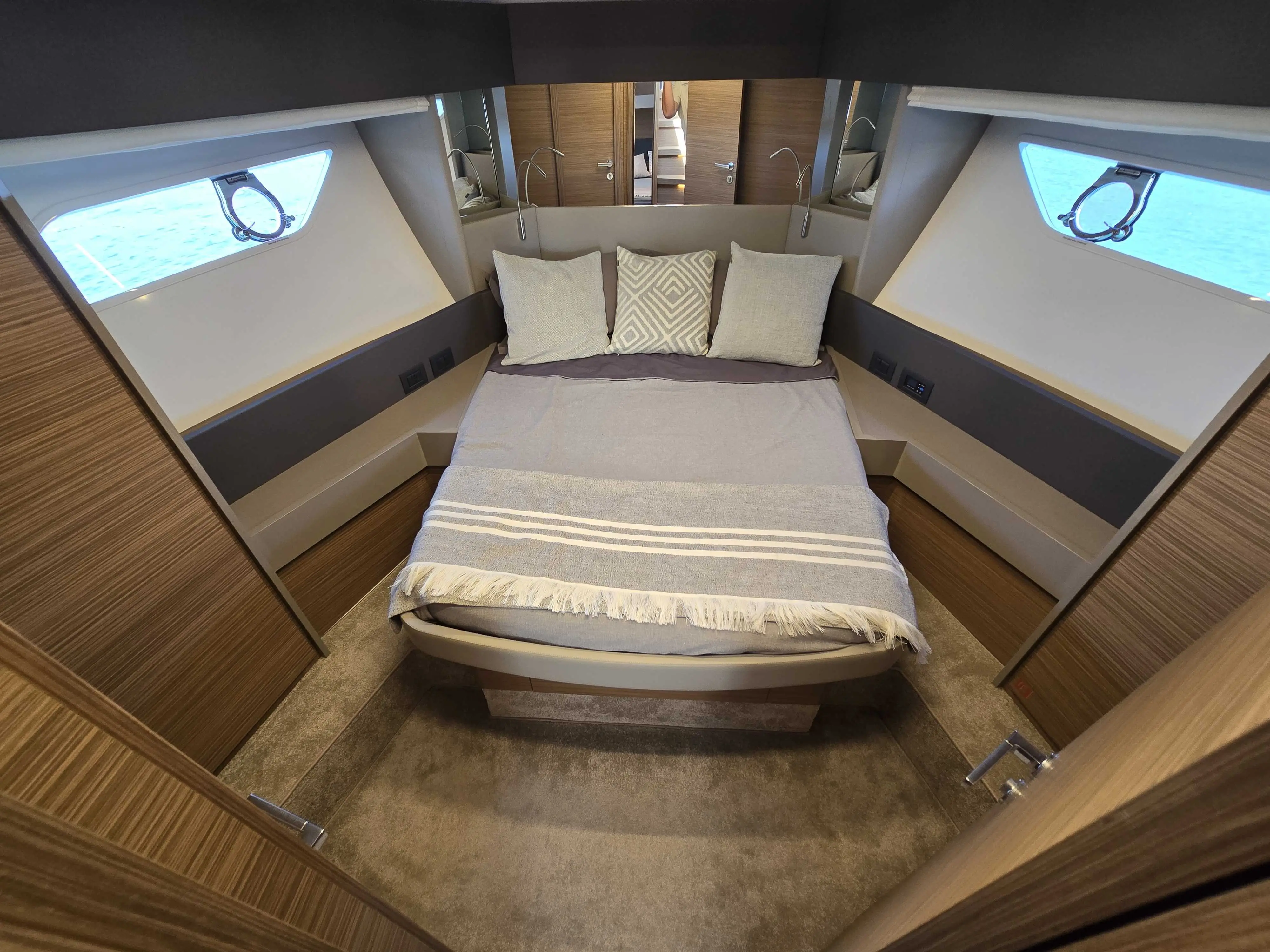 2017 Ferretti 450