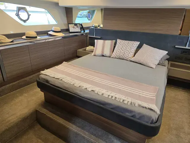 Ferretti Yachts 450