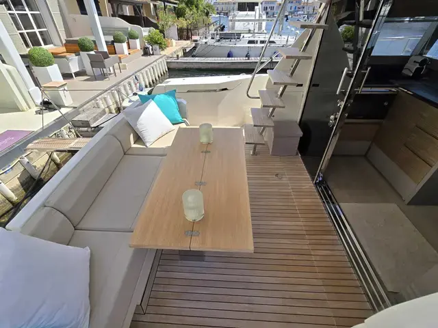 Ferretti Yachts 450