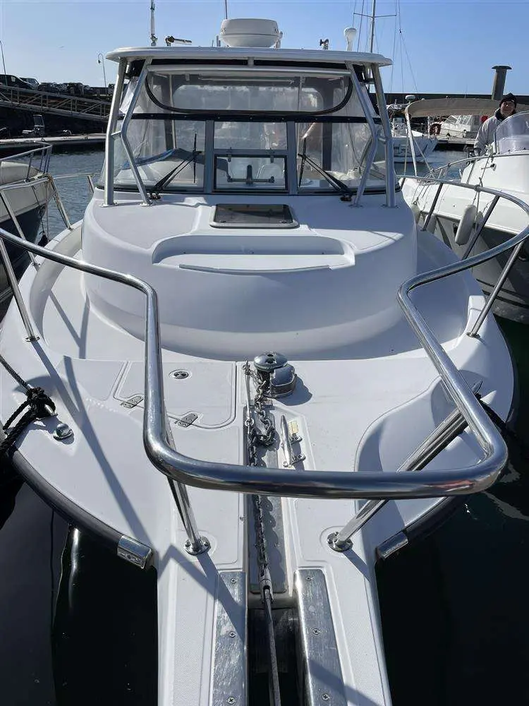 2005 Boston Whaler 305 conquest