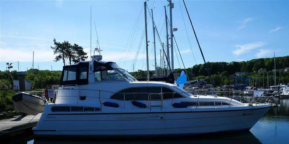 1998 Ocean 38