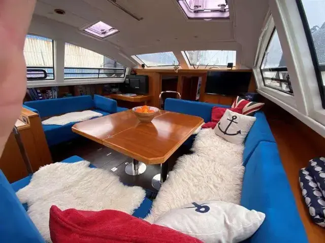 Wauquiez 55 Pilot Saloon