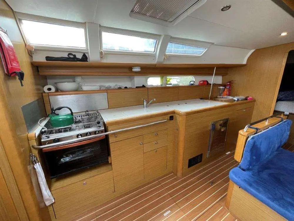 2009 Jeanneau sun odyssey 44i