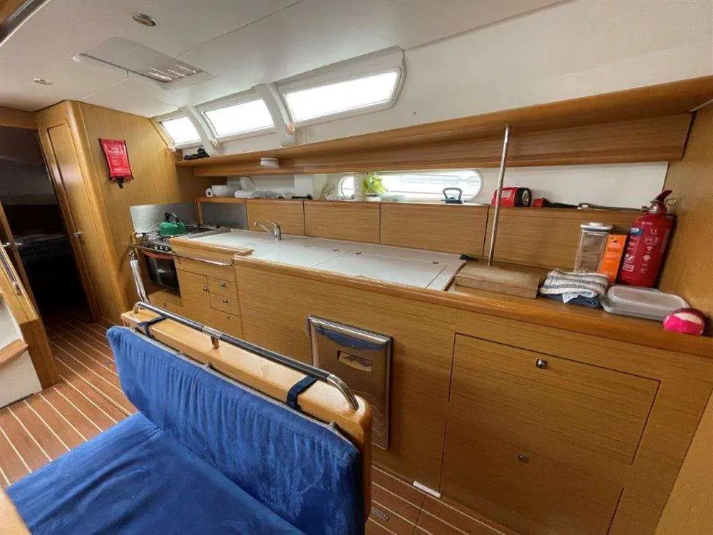 2009 Jeanneau sun odyssey 44i