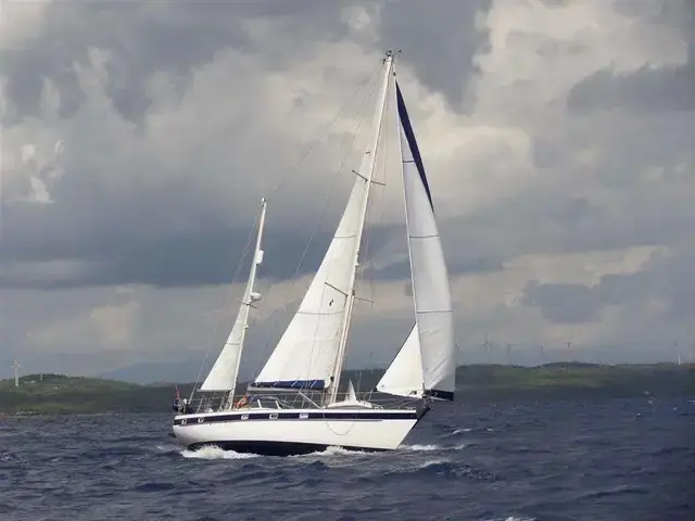 Hallberg Rassy 42