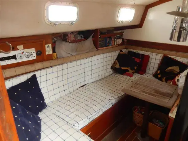 Freedom 35 Cat Ketch