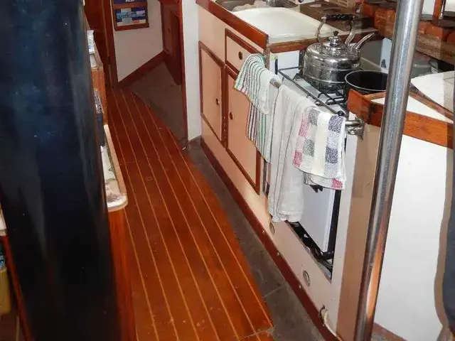 Freedom 35 Cat Ketch