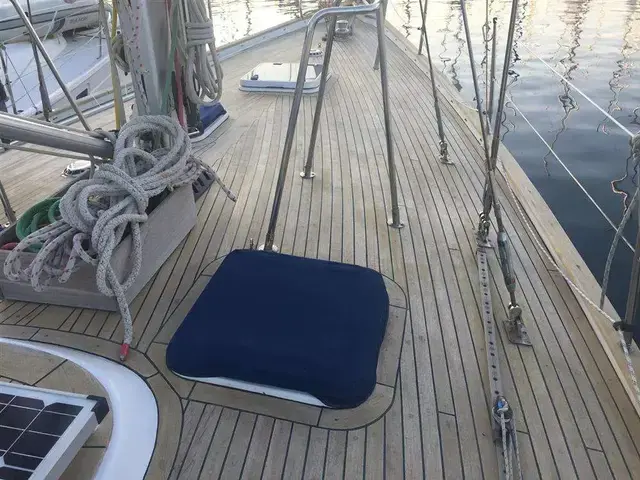 Hallberg Rassy 42