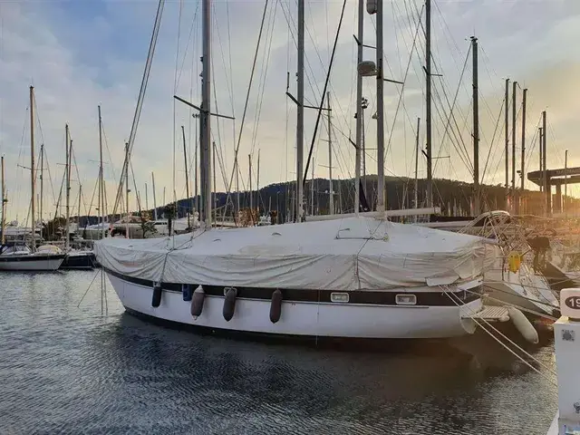 Hallberg Rassy 42