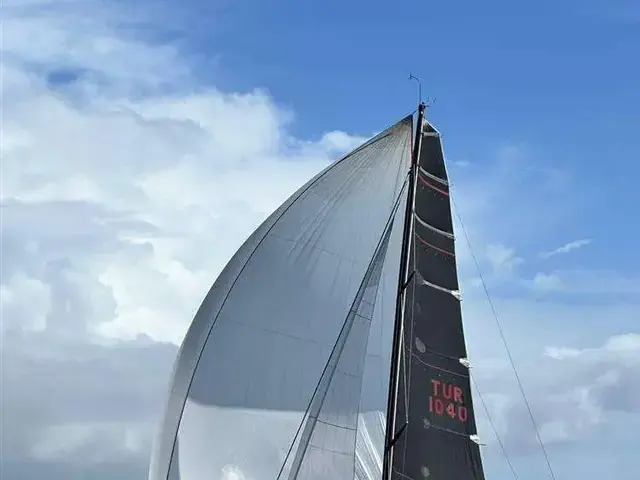 KER YACHT DESIGN BOLT 37