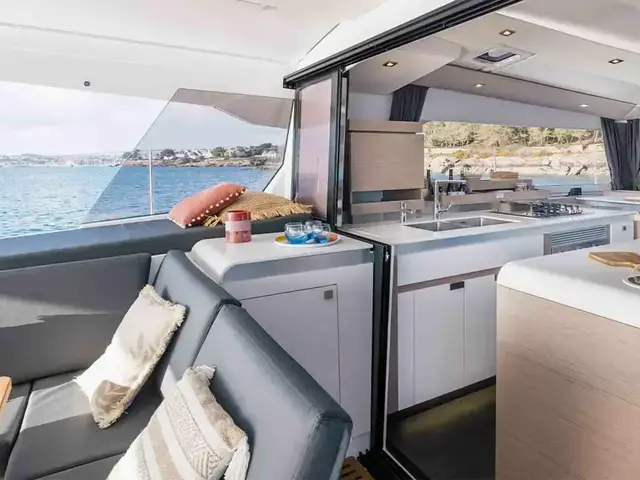 Fountaine Pajot Aura 51