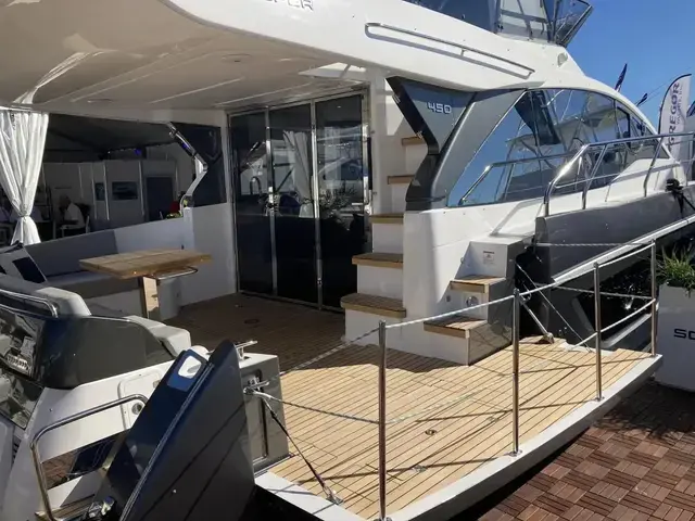 Schaefer 450 Flybridge